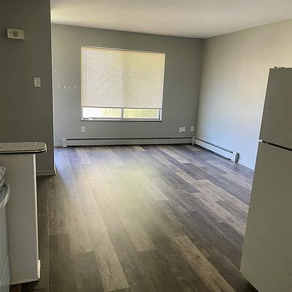 474 W Marshall St — Photo 7