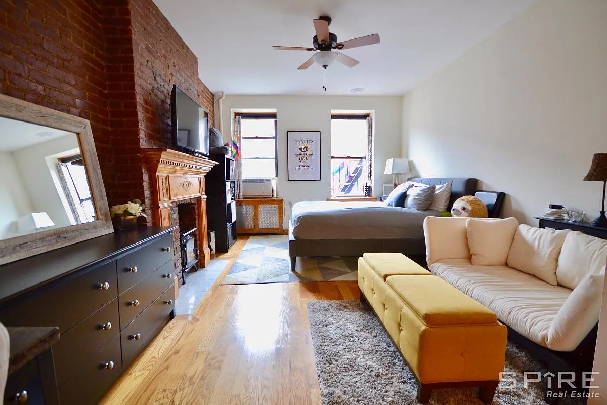346 West 47th Street — Photo 1