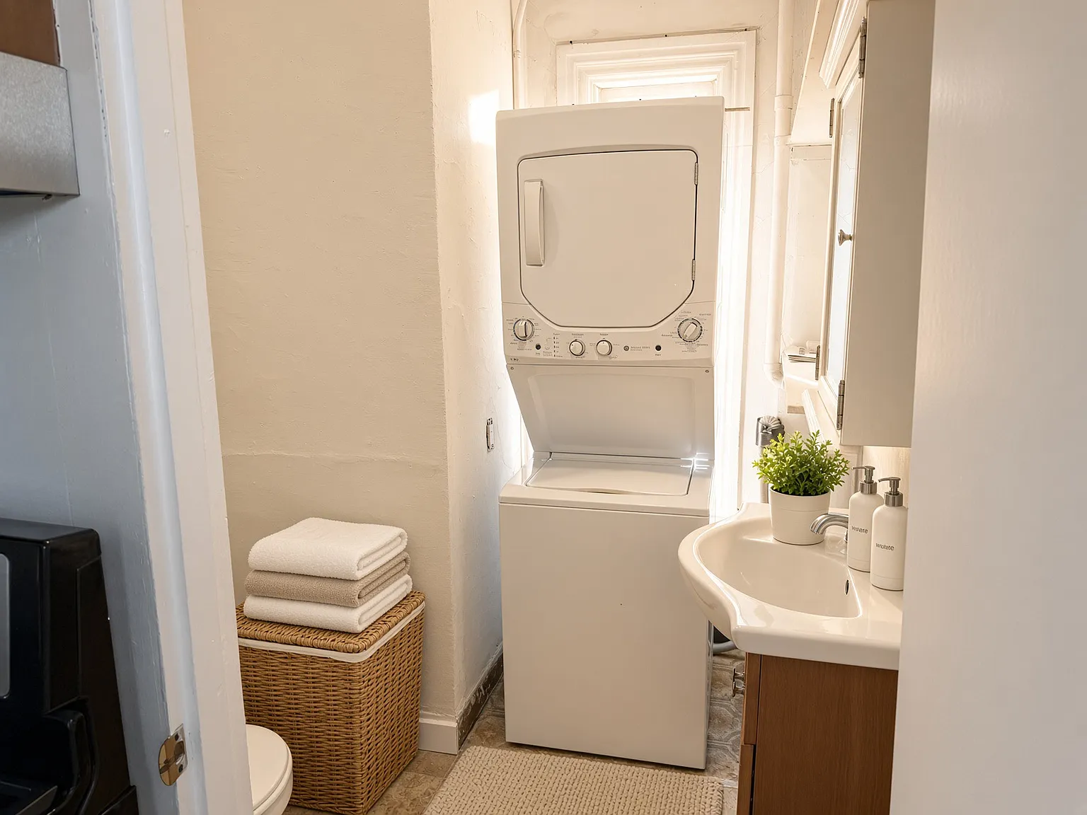 4 bed, 1200 sqft, $4,250 — Photo 3