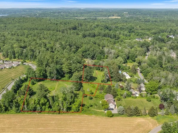 22-22 Wood St #26, Groveland, MA 01834