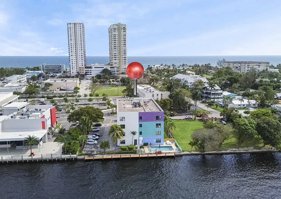 105 S Riverside Dr #102