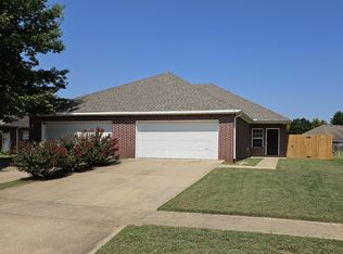 48 W Dakota Trl, Farmington, AR 72730