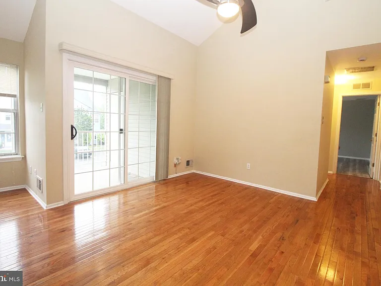 262 Andover Pl — Photo 12