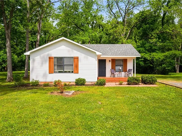 1518 W Court Dr, Natchitoches, LA 71457