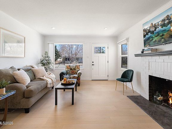 3rd image of 939 Bates Ave