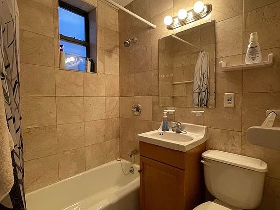 4th image of 422 E 83rd St APT 5B