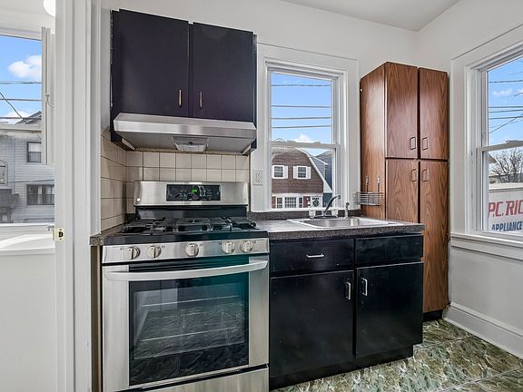 5th image of 167 Silver Ave Floor 1