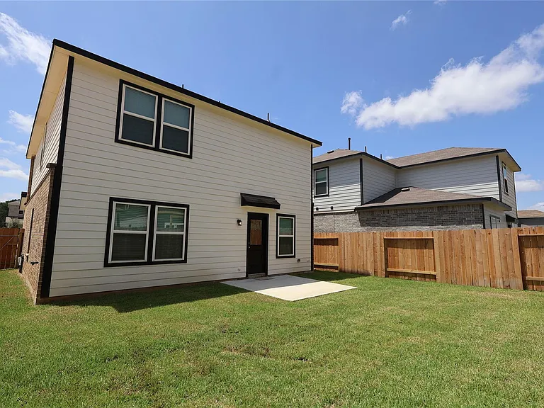 7757 Bergamot Cir — Photo 6