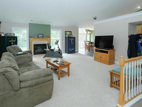 3rd image of 1691 Prairiewood Ct