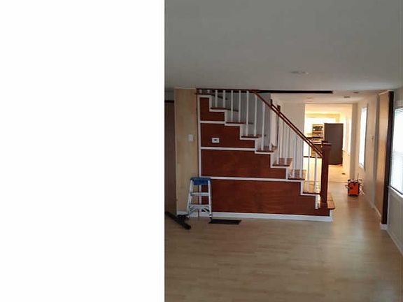 5th image of 493 Saint Mary St
