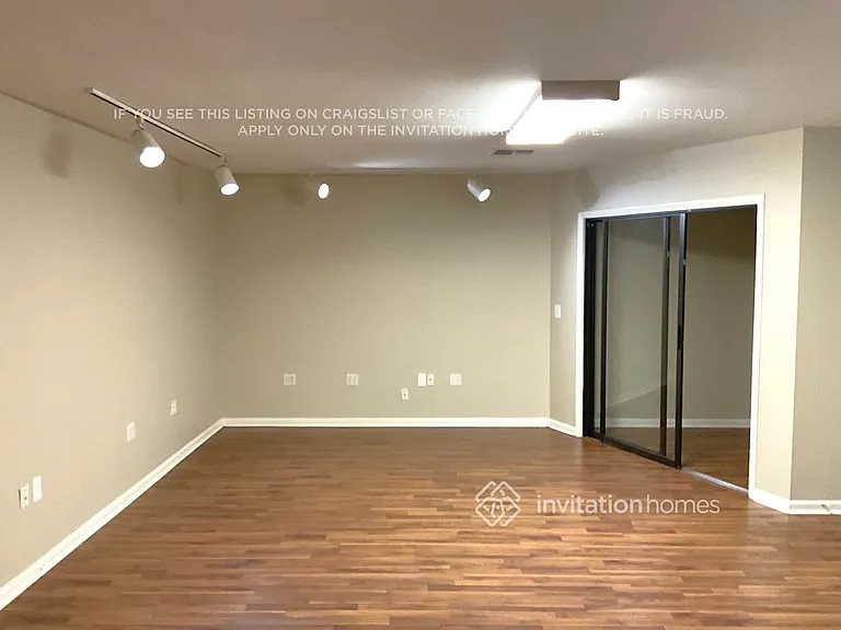 8001 W Pocahontas Ave — Photo 9