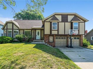 10441 Earnshaw St, Overland Park, KS 66215