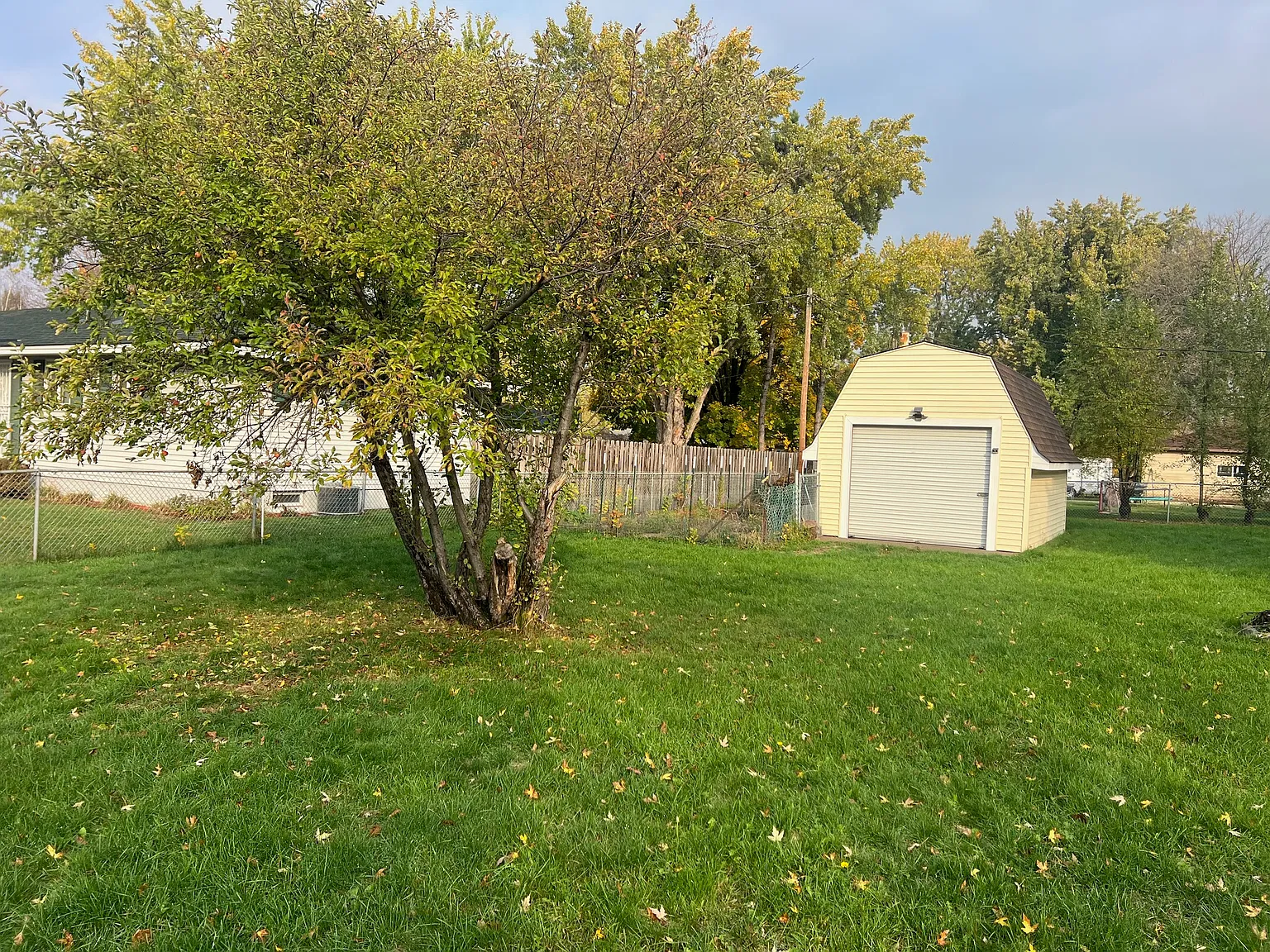 3 bed, 1600 sqft, $2,295 — Photo 3
