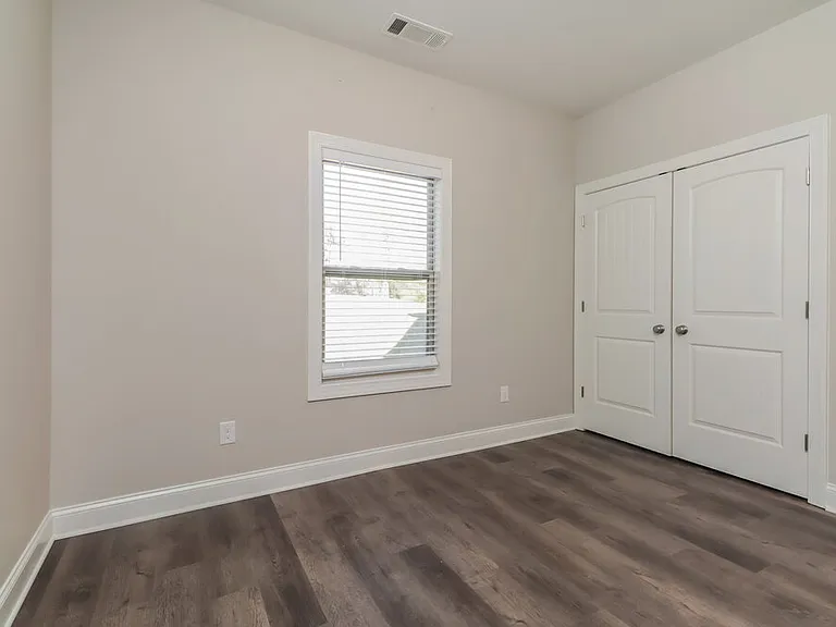 450 Louise Way — Photo 12
