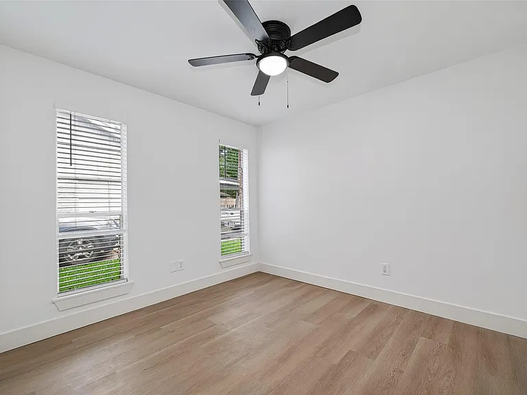 1834 Shadow Rock Dr — Photo 27