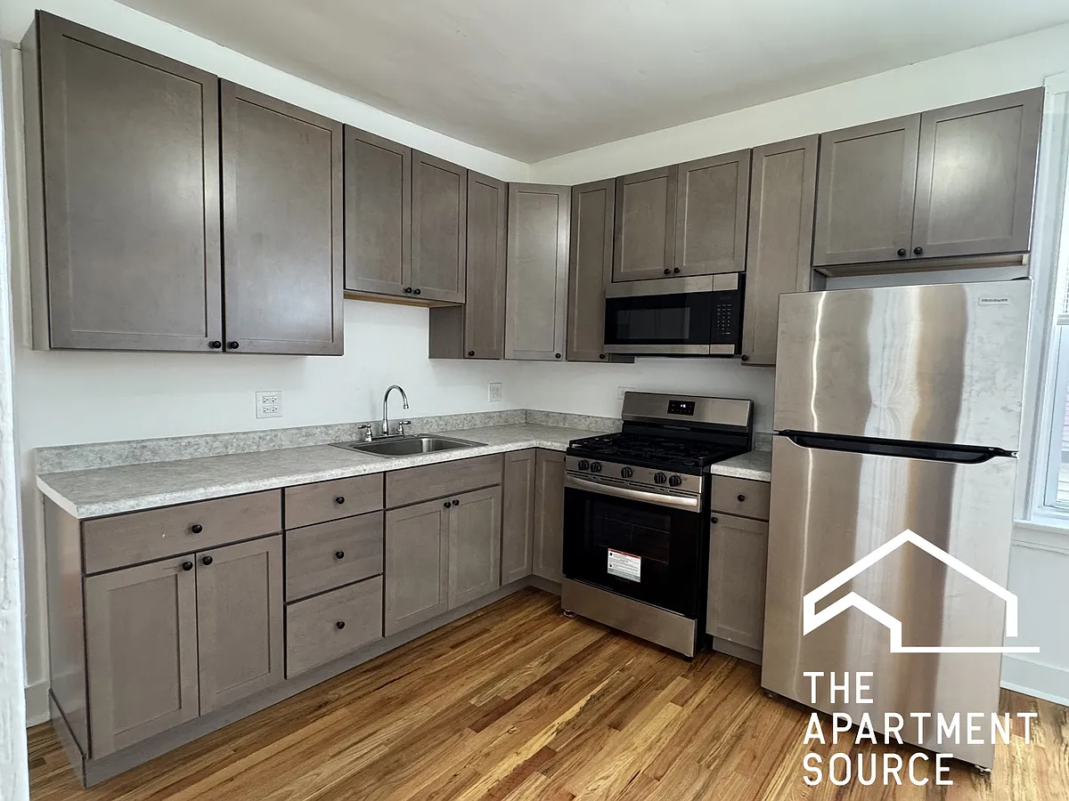 Building Photo - 3915 W Potomac Ave #1