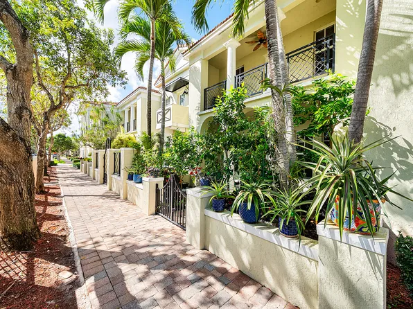 704 NW 83rd Place, Boca Raton, FL 33487