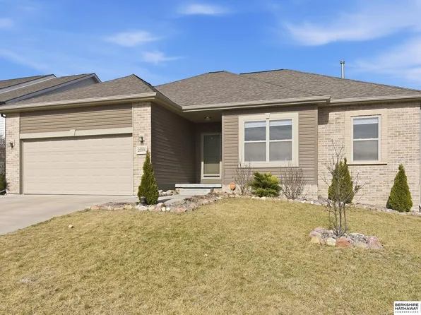 20908 Camden Ave, Elkhorn, NE 68022