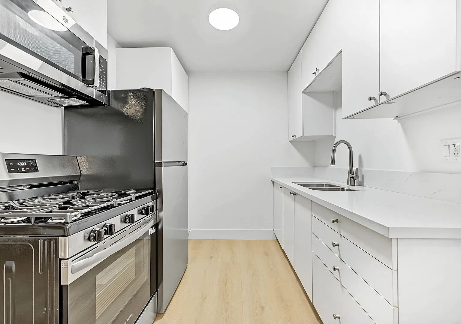 2025 S. Bedford — Photo 3