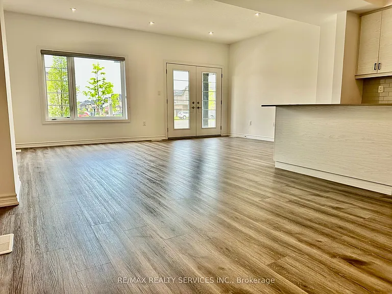 461 Blackburn Dr #22 — Photo 9