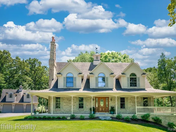 7772 Herbst Rd, Brighton, MI 48114