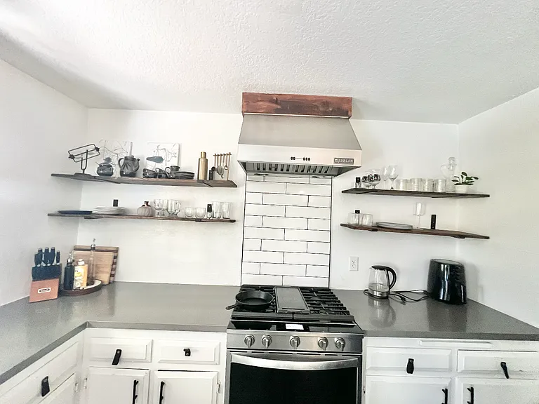 24556 Geneva Dr — Photo 8