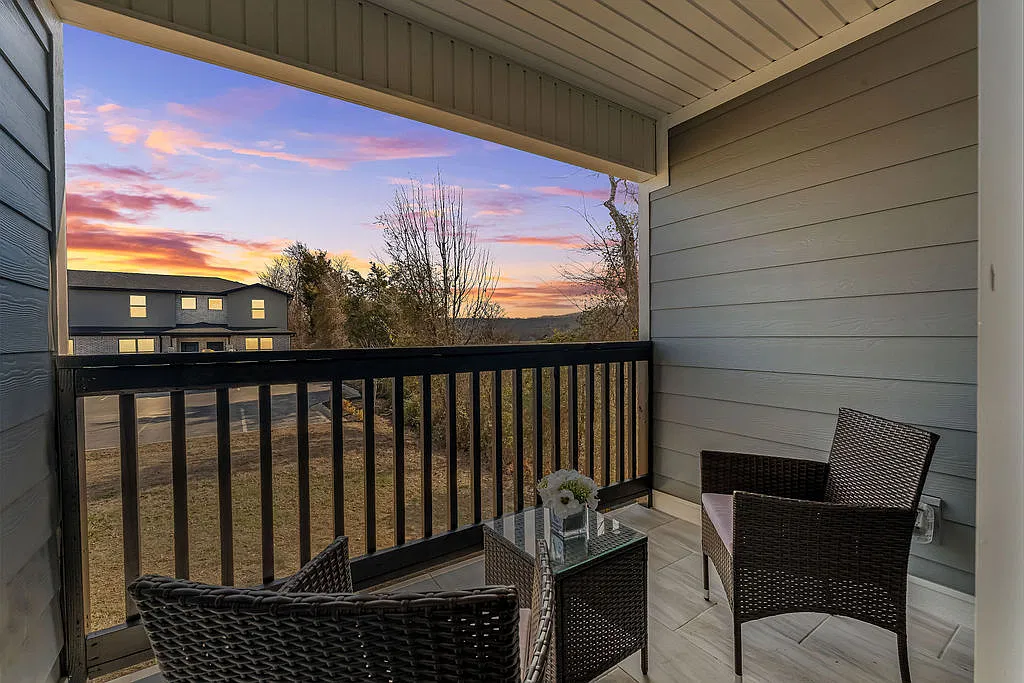 1094 S Benchmark Ln — Photo 3