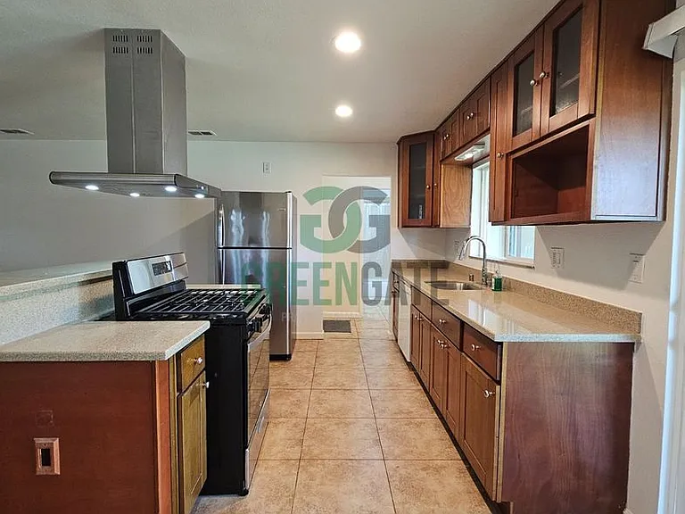 115 E Emerson Ave — Photo 2