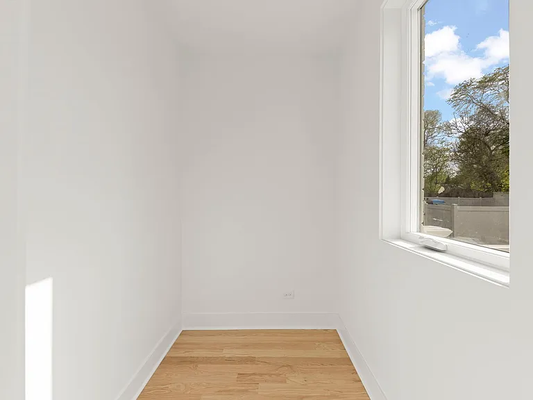 118 N President St — Photo 9