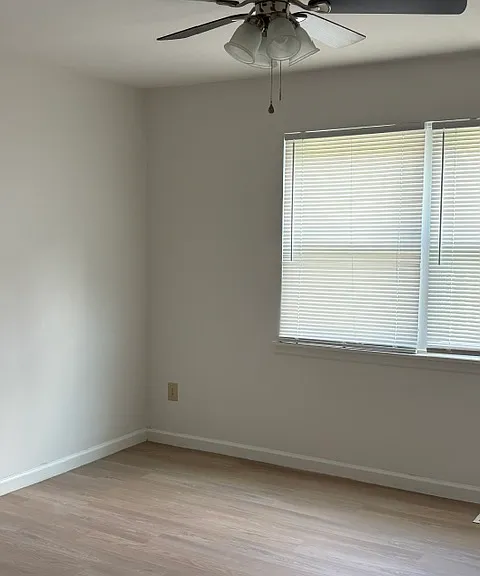 305 Lee Dr #A — Photo 8