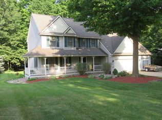 15135 Duxbury Ln, Lansing, MI 48906