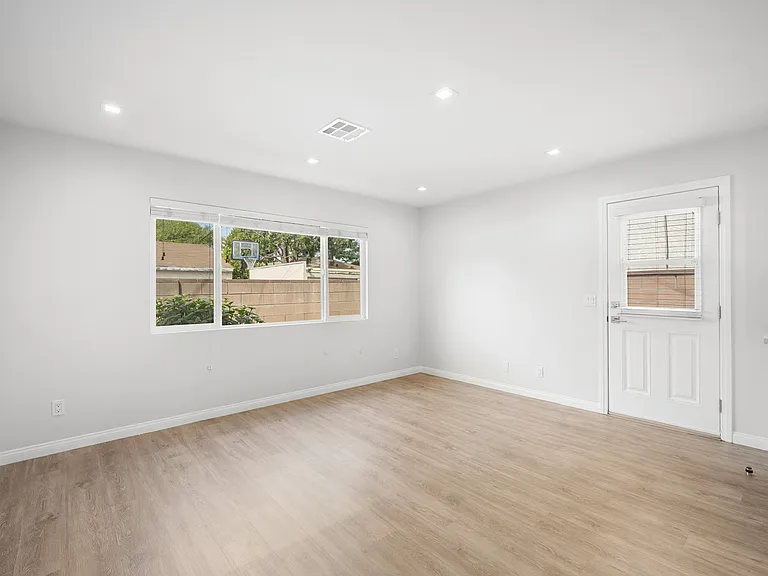 609 N Fairview St — Photo 10