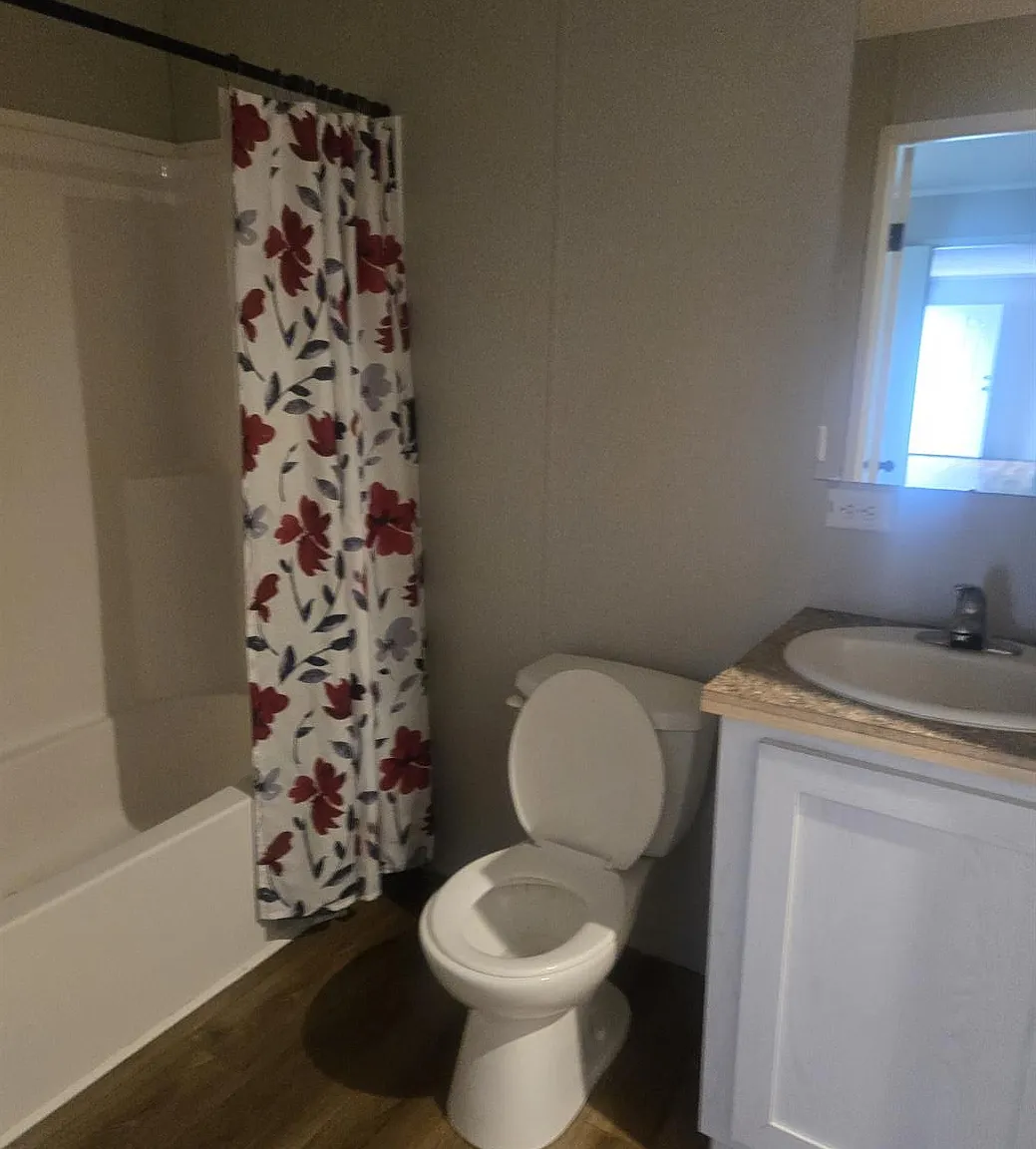 3 bed, $1,099 — Photo 4