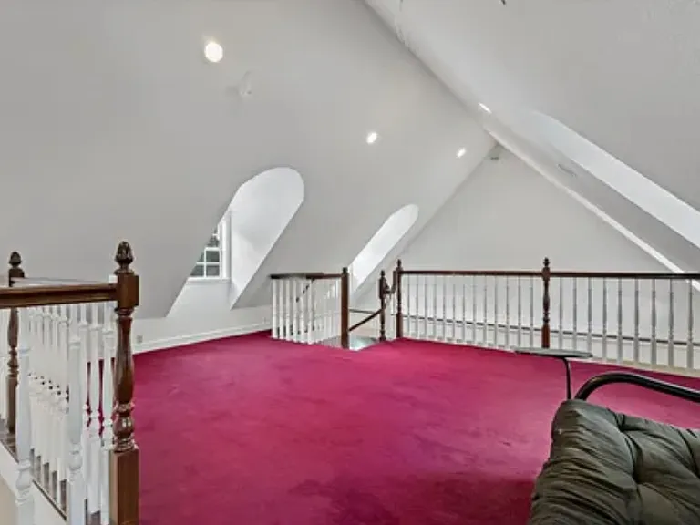 21033 Violet Rd — Photo 26