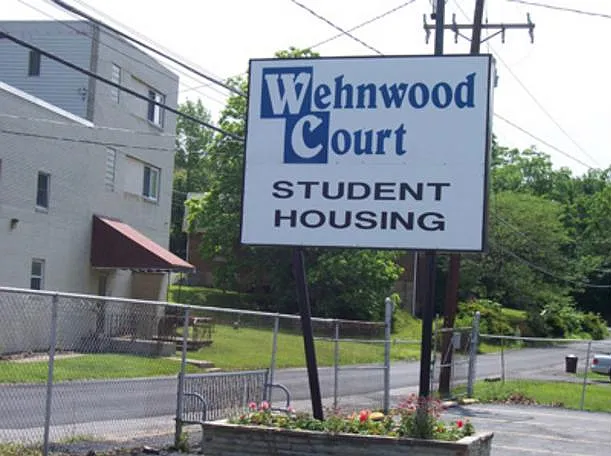 2708 Wehnwood Rd — Photo 2