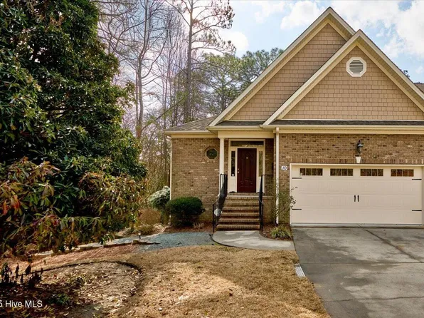 10 Robins Roost, Whispering Pines, NC 28327