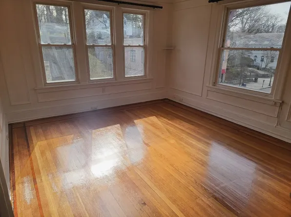 (undisclosed Address), Pelham, NY 10803