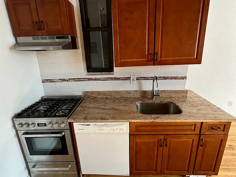 166 W 83rd St #3C — Photo 4