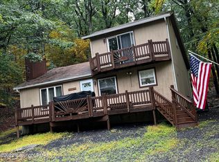 153 Edinburgh Rd, Bushkill, PA 18324
