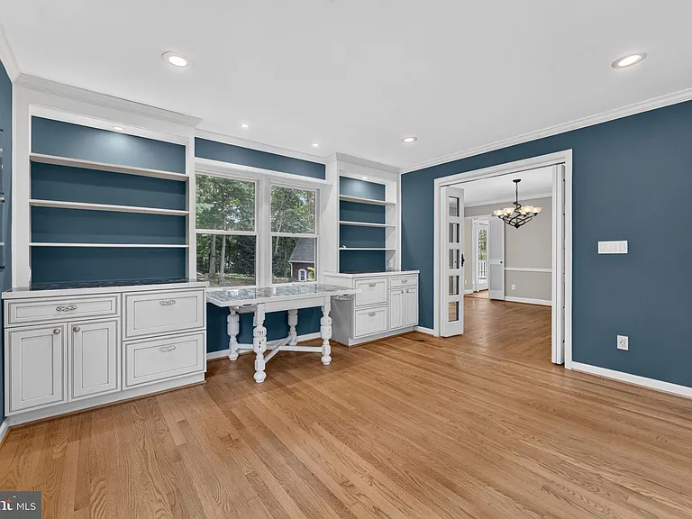 6443 Walters Woods Dr — Photo 21