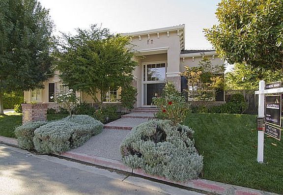 2nd image of 108 Victoria Pl
