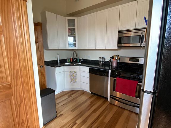5th image of 2130 W Chicago Ave #3R