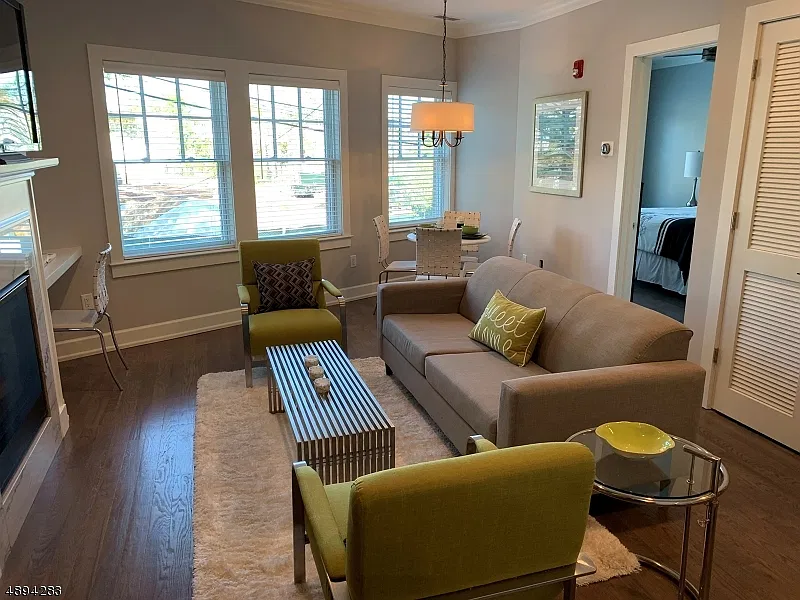1 bed, 1.0 bath, $2,550 — Photo 4