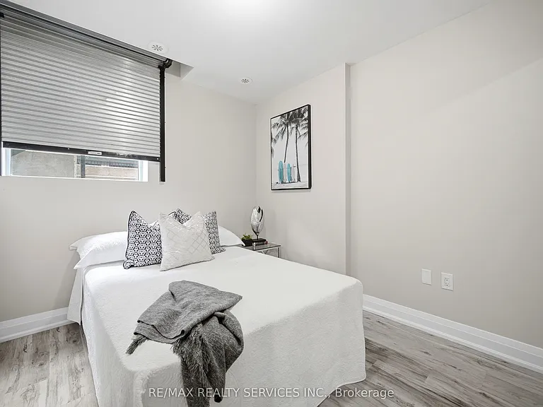 26 Coles Ave #302 — Photo 36