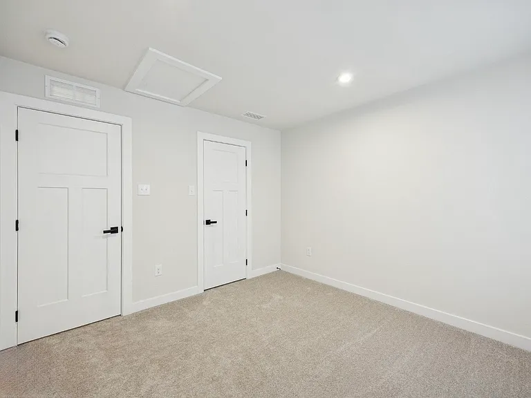 243 Chastain Dr — Photo 10