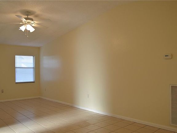 5th image of 441 Lake Daisy Dr