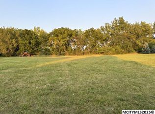 155 Timber Creek Dr, Mason City, IA 50401