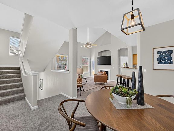 3rd image of 5350 Dunlay Dr Unit 913
