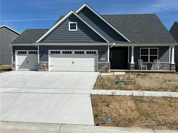 8404 Long Shore Dr, Monclova, OH 43542