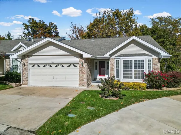 904 Palmer Ct #4, Lake Saint Louis, MO 63367